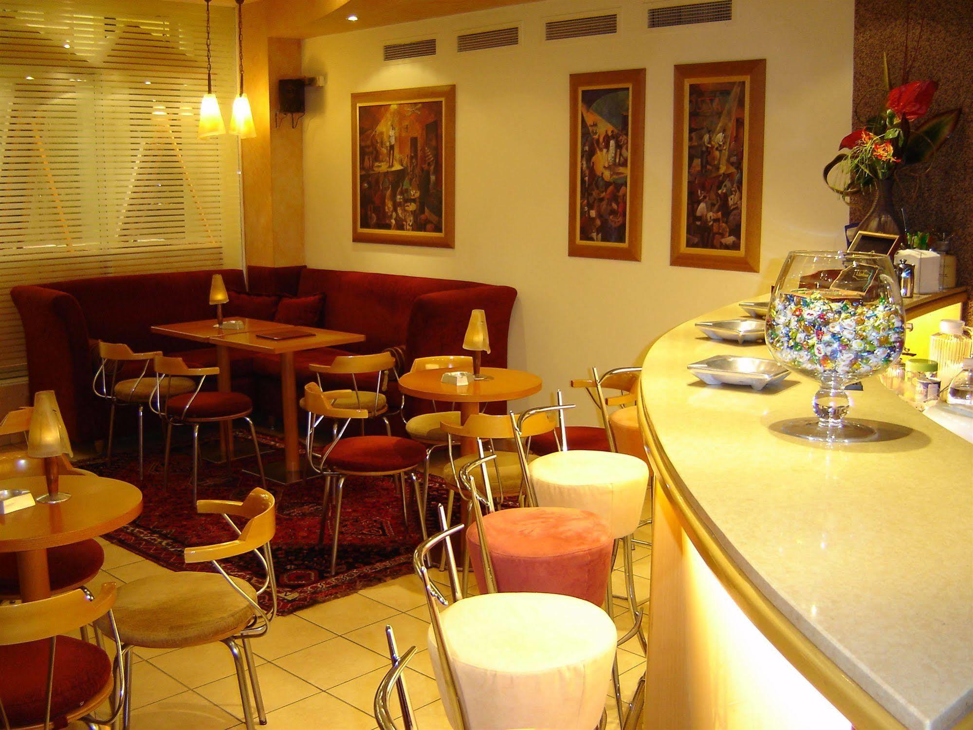 Nepheli Hotel Thessaloniki Restaurant foto